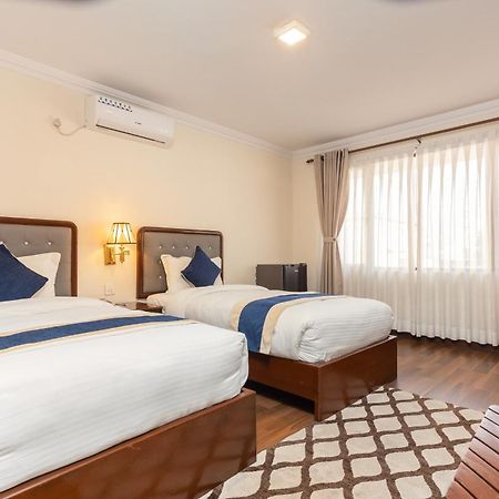 Kathmandu Business Hotel Экстерьер фото