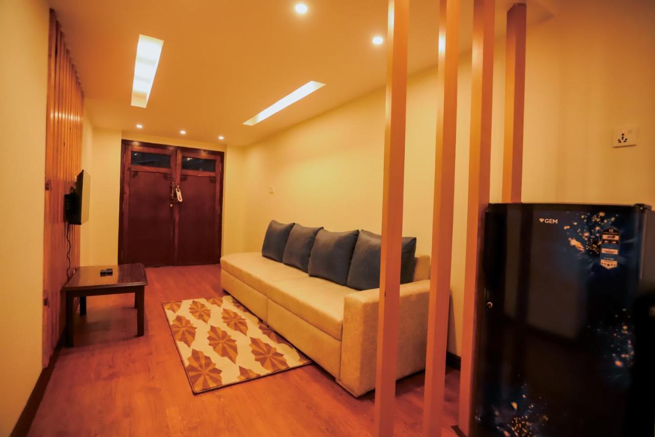 Kathmandu Business Hotel Экстерьер фото