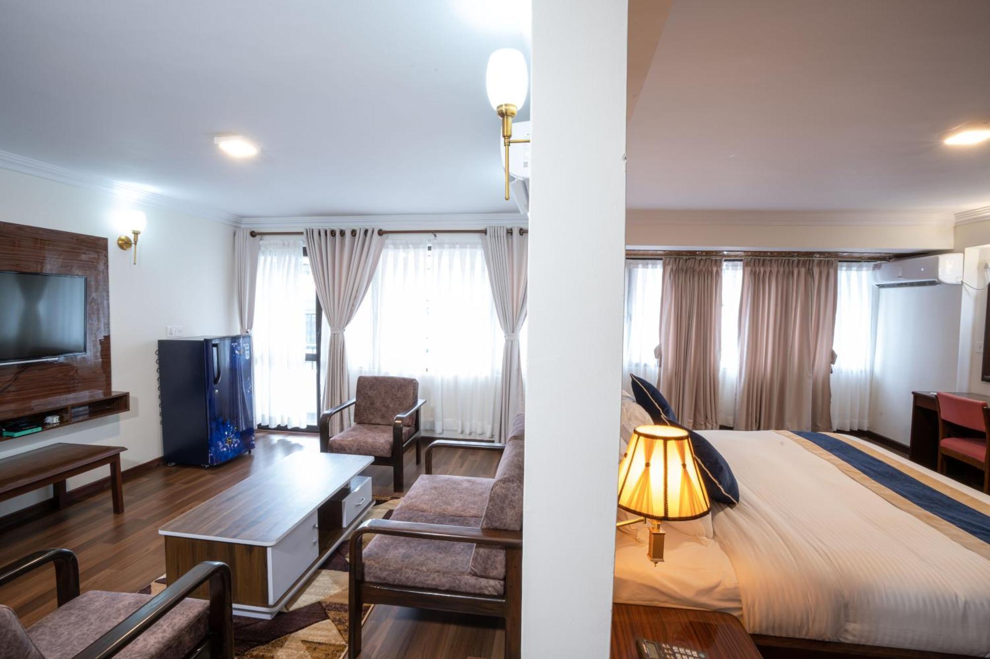 Kathmandu Business Hotel Экстерьер фото