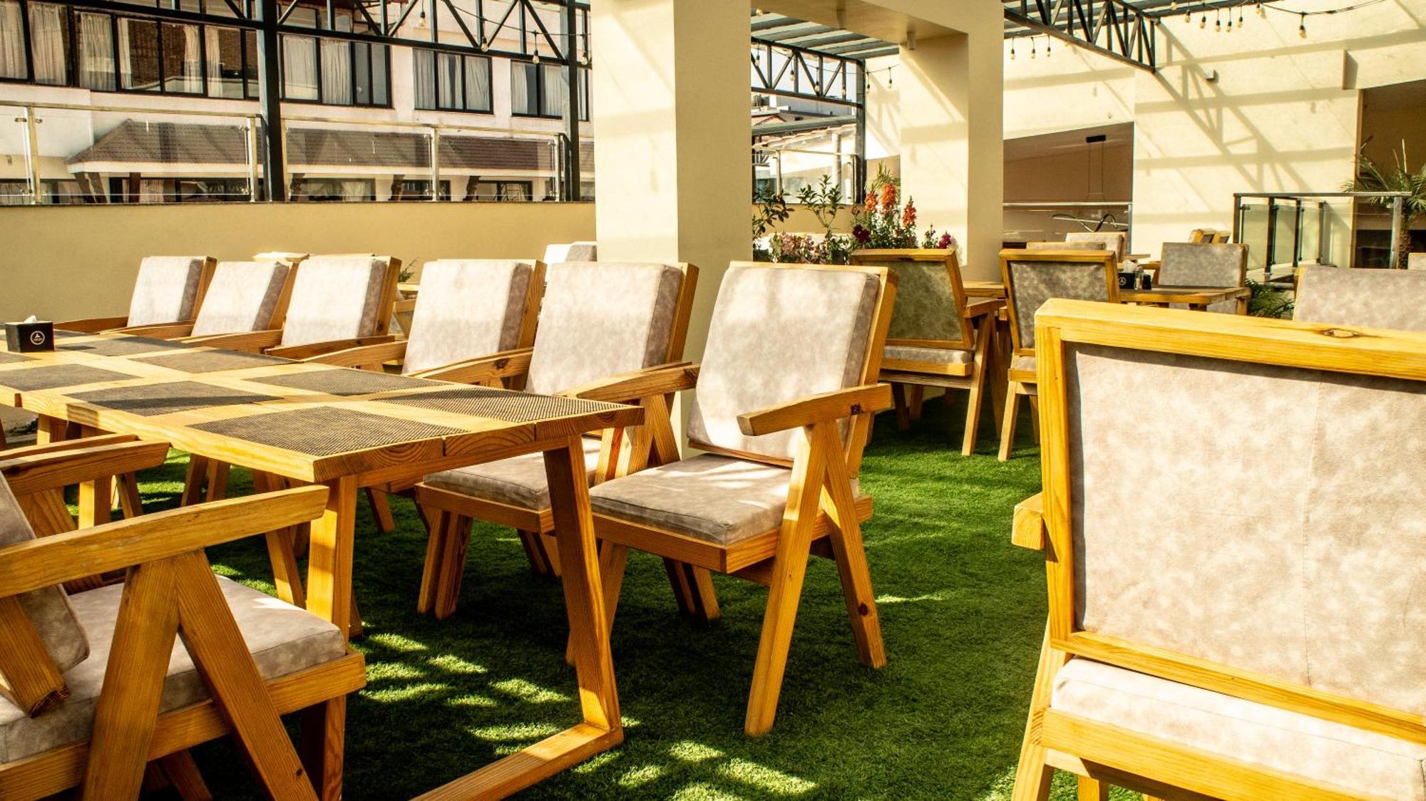 Kathmandu Business Hotel Экстерьер фото