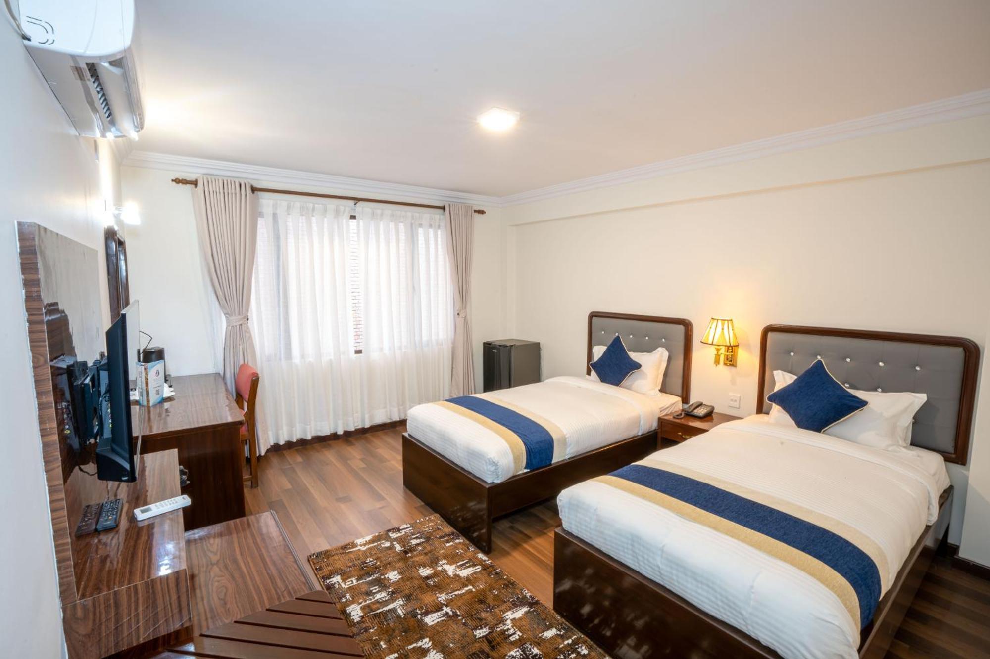 Kathmandu Business Hotel Экстерьер фото