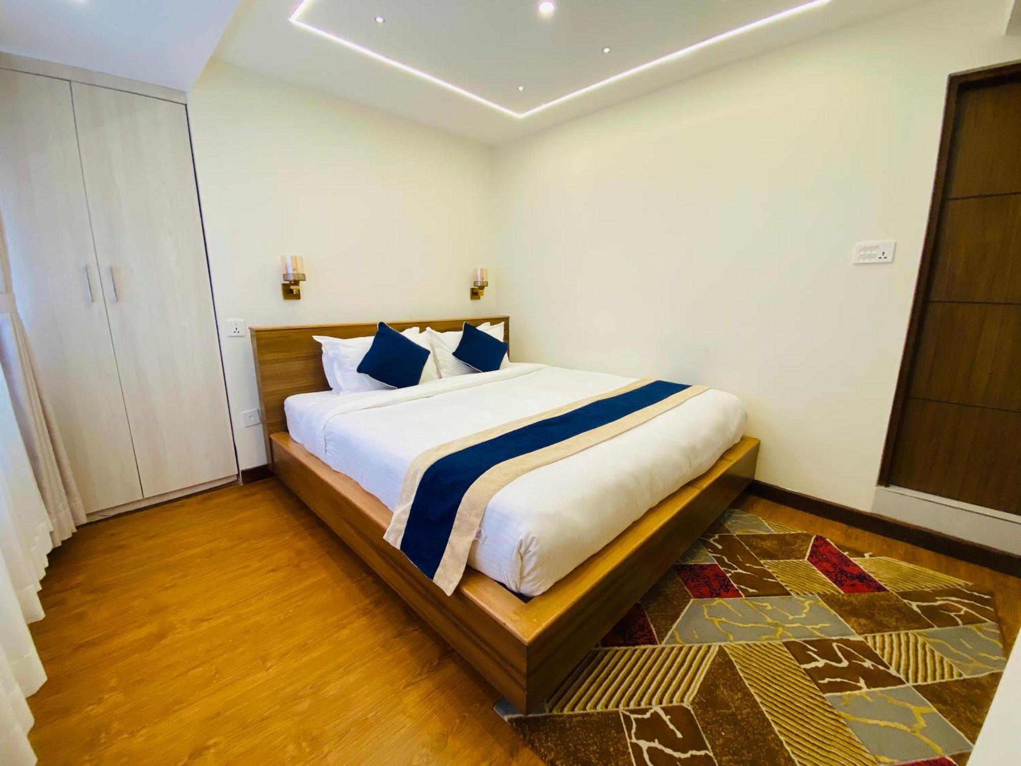 Kathmandu Business Hotel Экстерьер фото