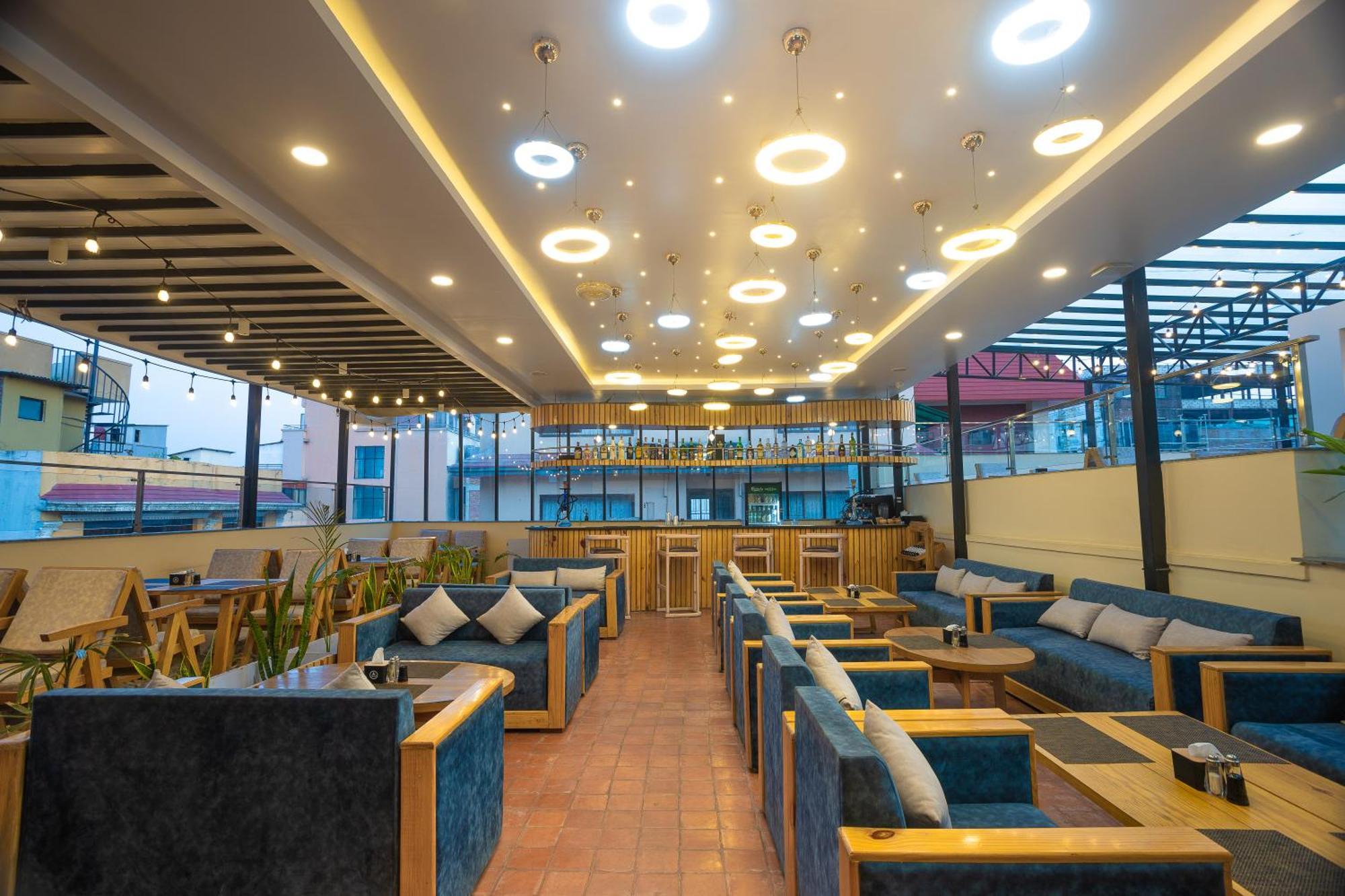 Kathmandu Business Hotel Экстерьер фото