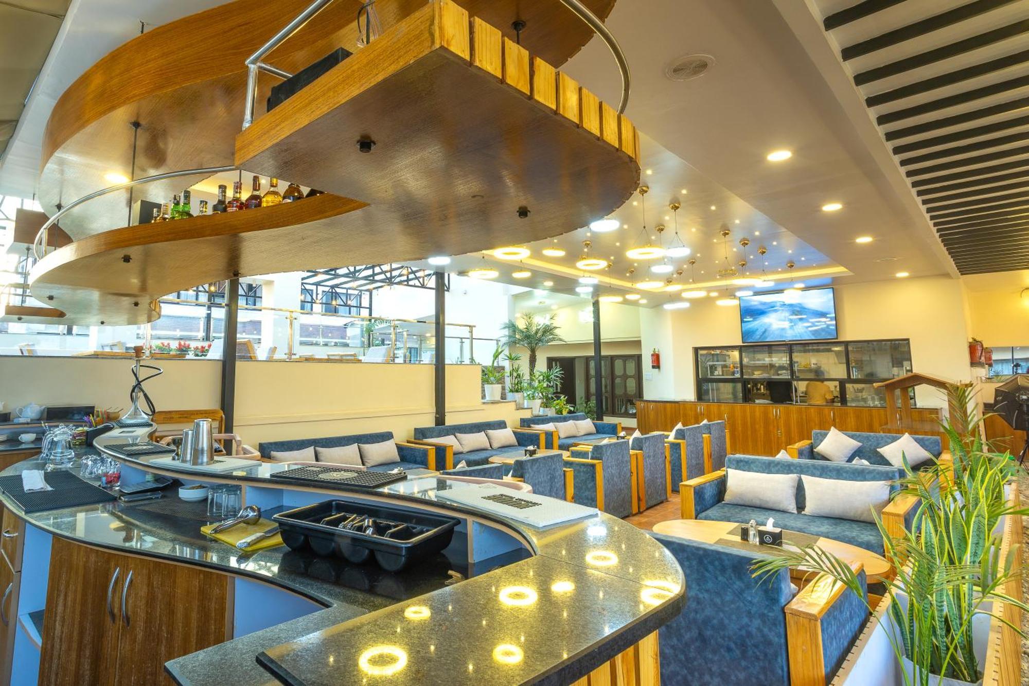 Kathmandu Business Hotel Экстерьер фото