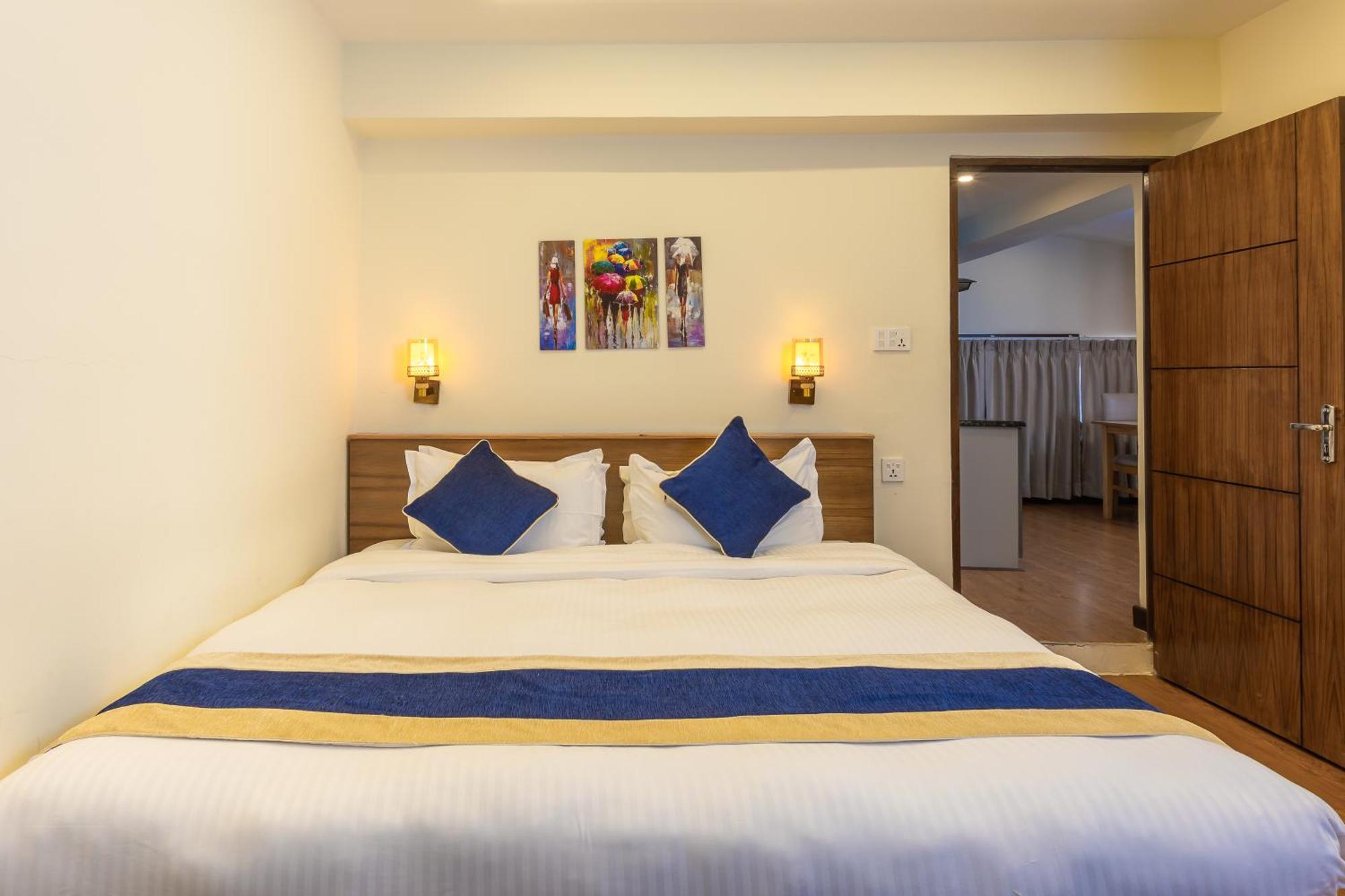 Kathmandu Business Hotel Экстерьер фото