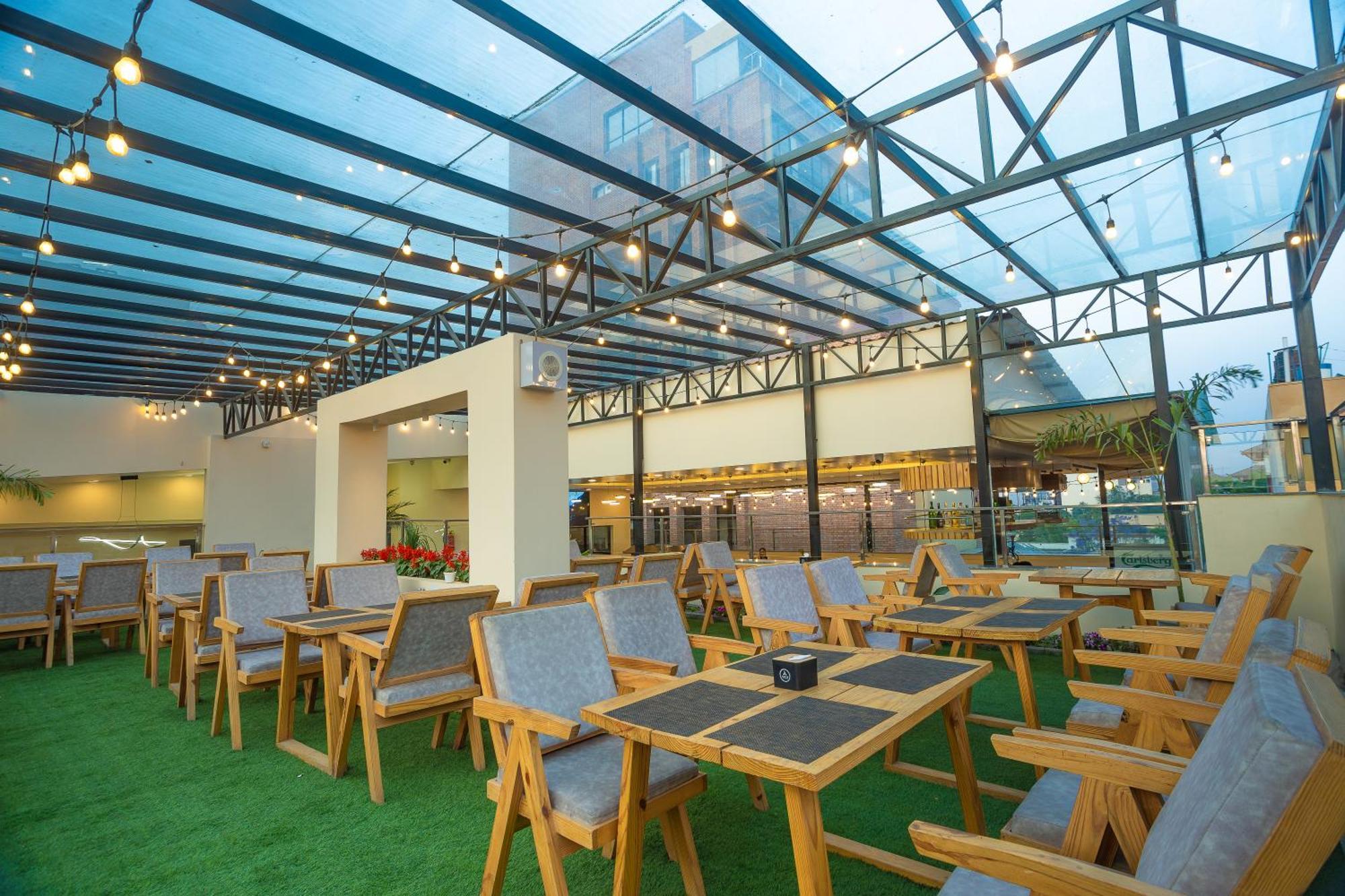 Kathmandu Business Hotel Экстерьер фото