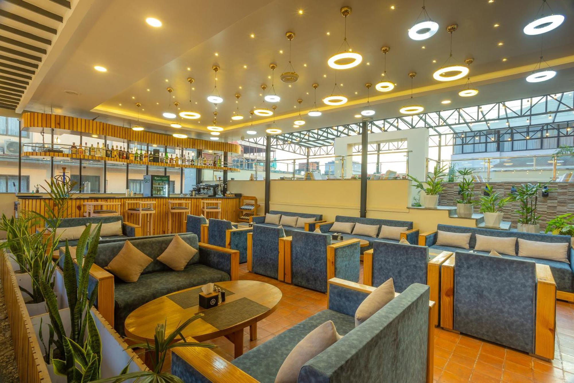 Kathmandu Business Hotel Экстерьер фото