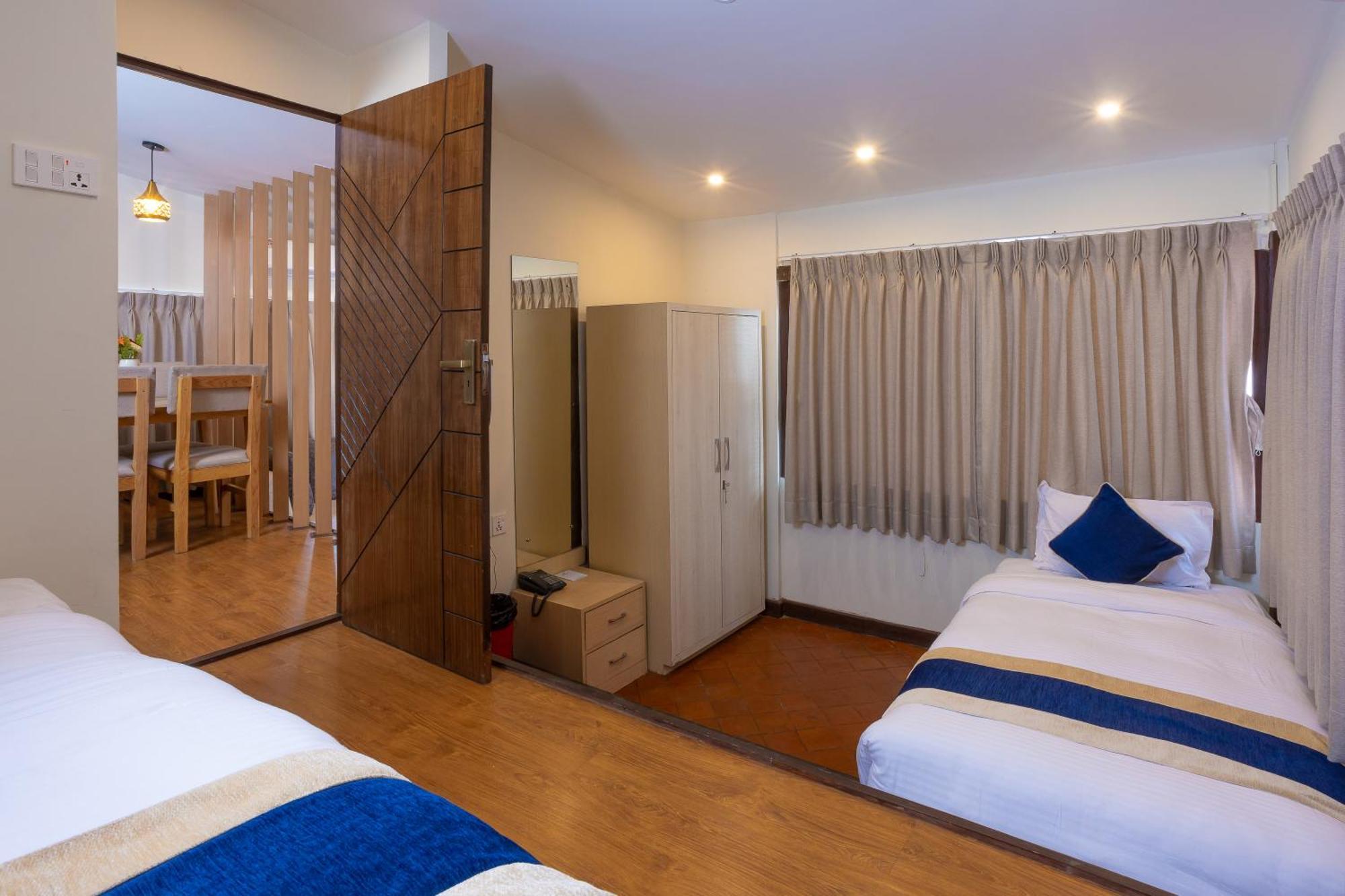 Kathmandu Business Hotel Экстерьер фото