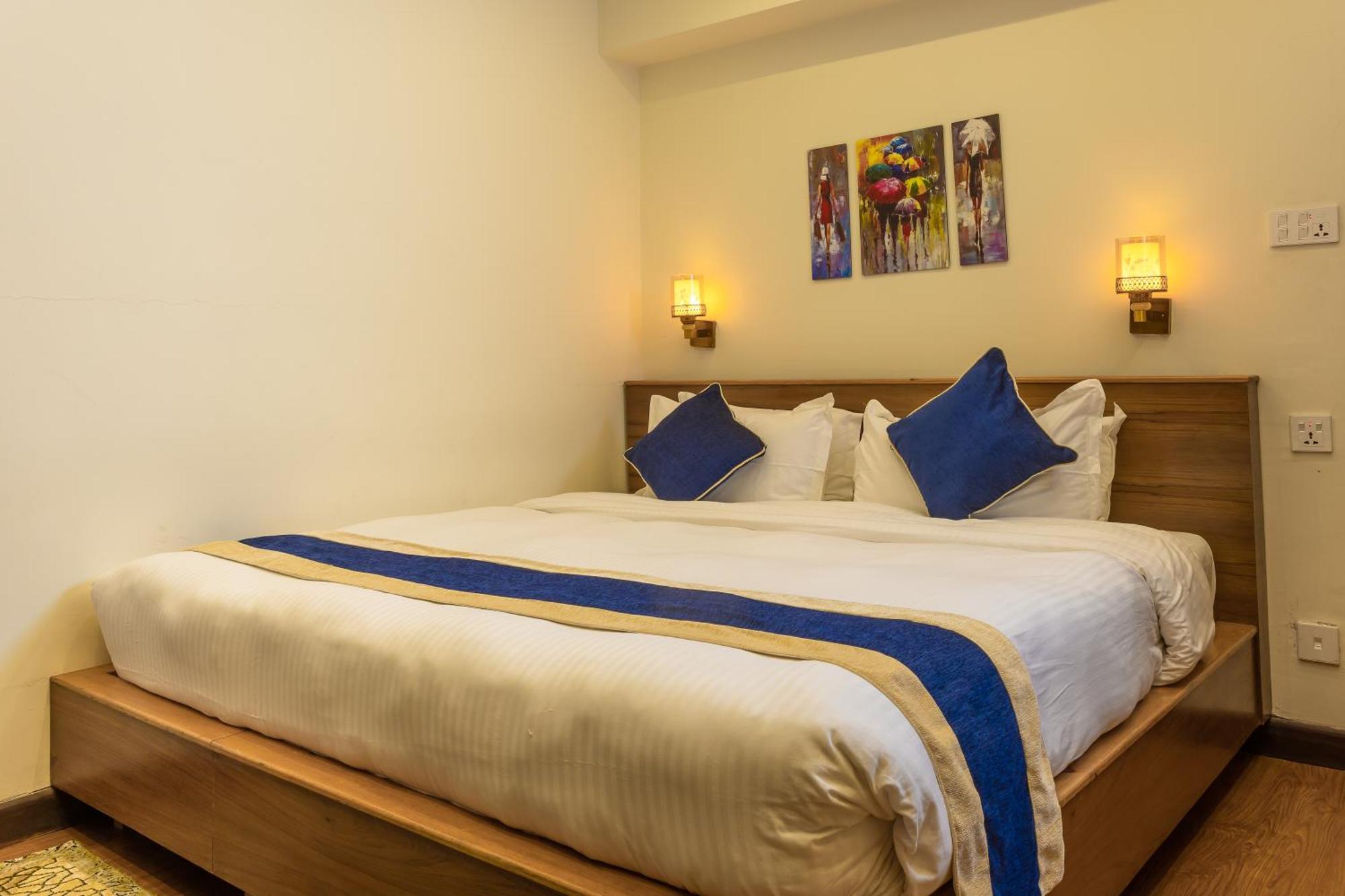 Kathmandu Business Hotel Экстерьер фото